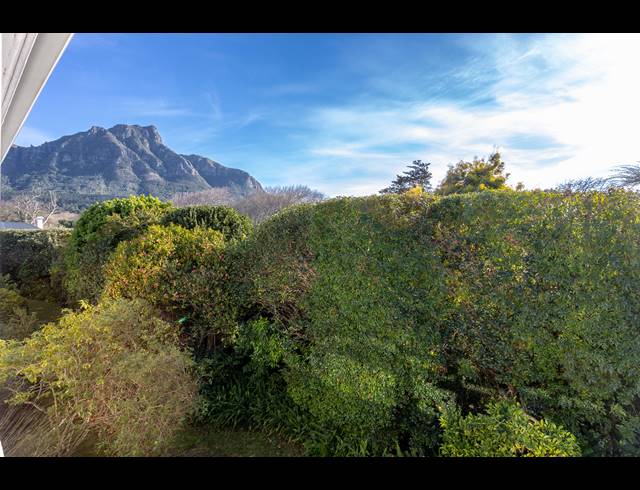 2 BEDROOM APARTMENT TO LET IN NEWLANDS